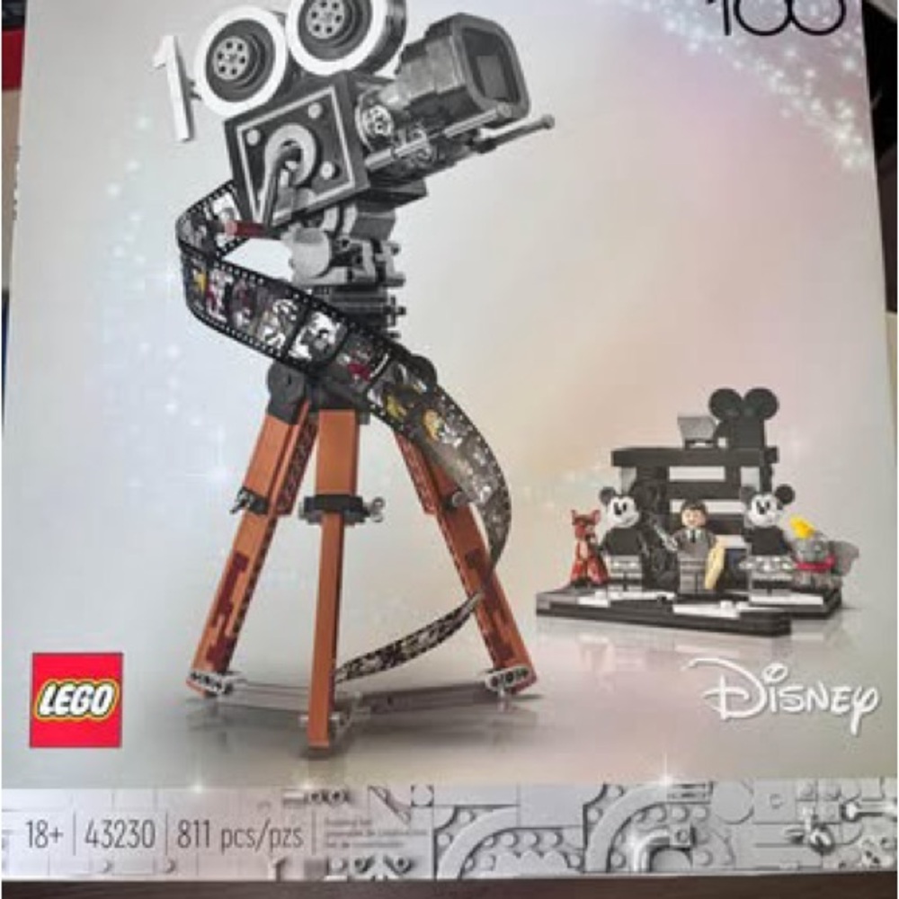 LEGO Disney Walt Disney Tribute Camera 43230